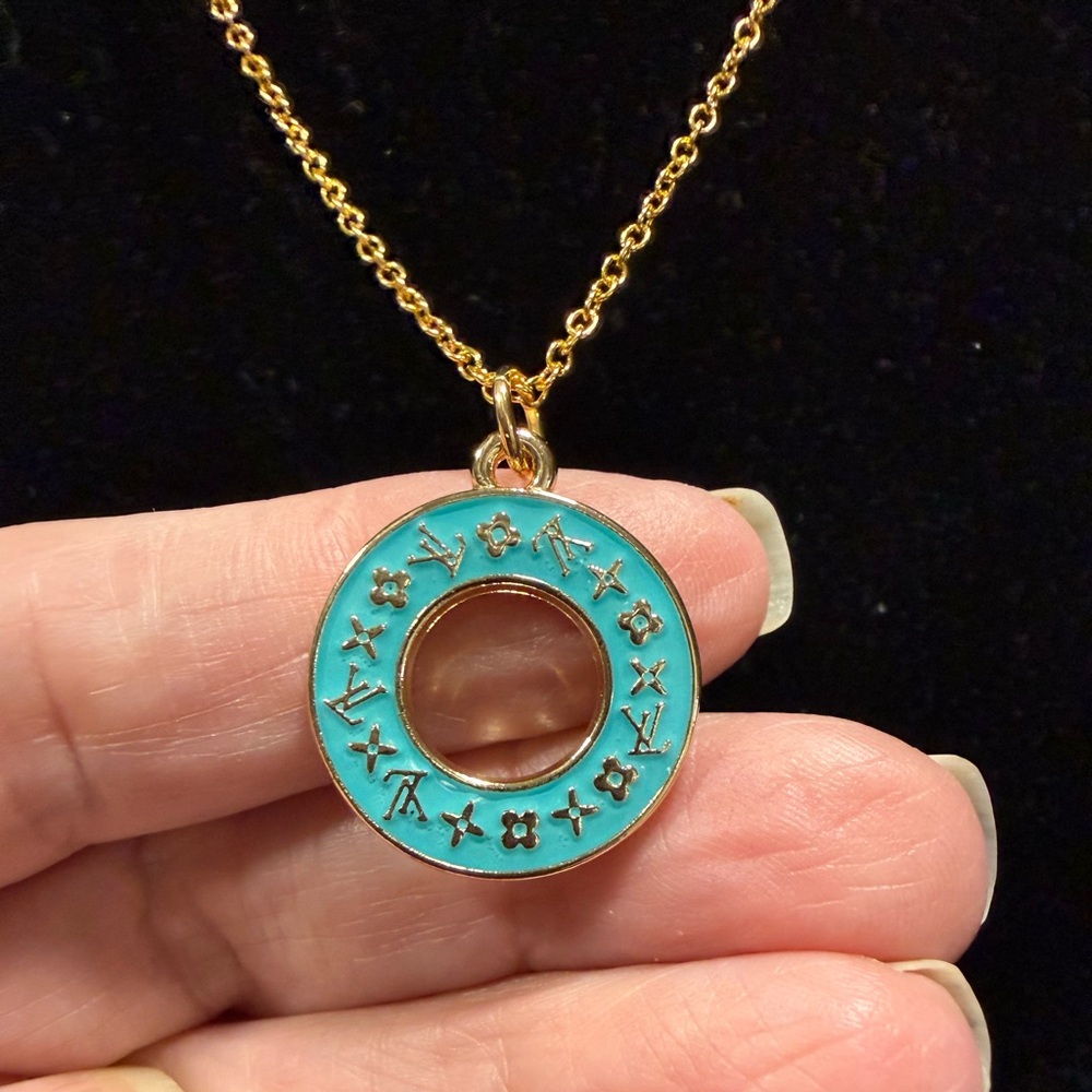 Fashion Turquoise Donut Double Sided Pull Charm Necklace